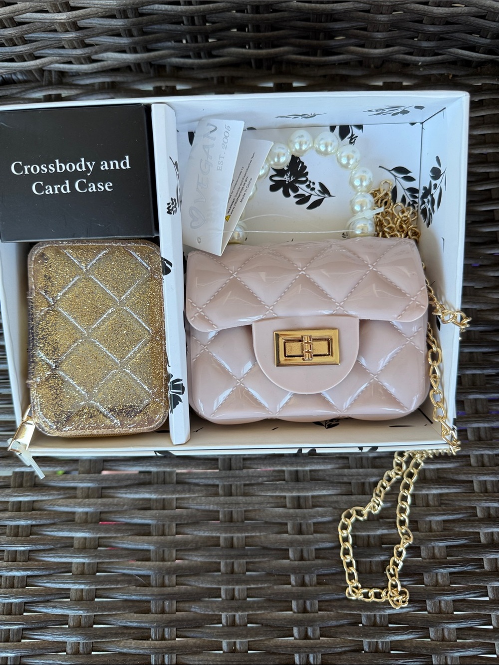 NWT Vegan Quilted Pearl-Handle 4 x 6” w/chain Crossbody Bag & card case in box